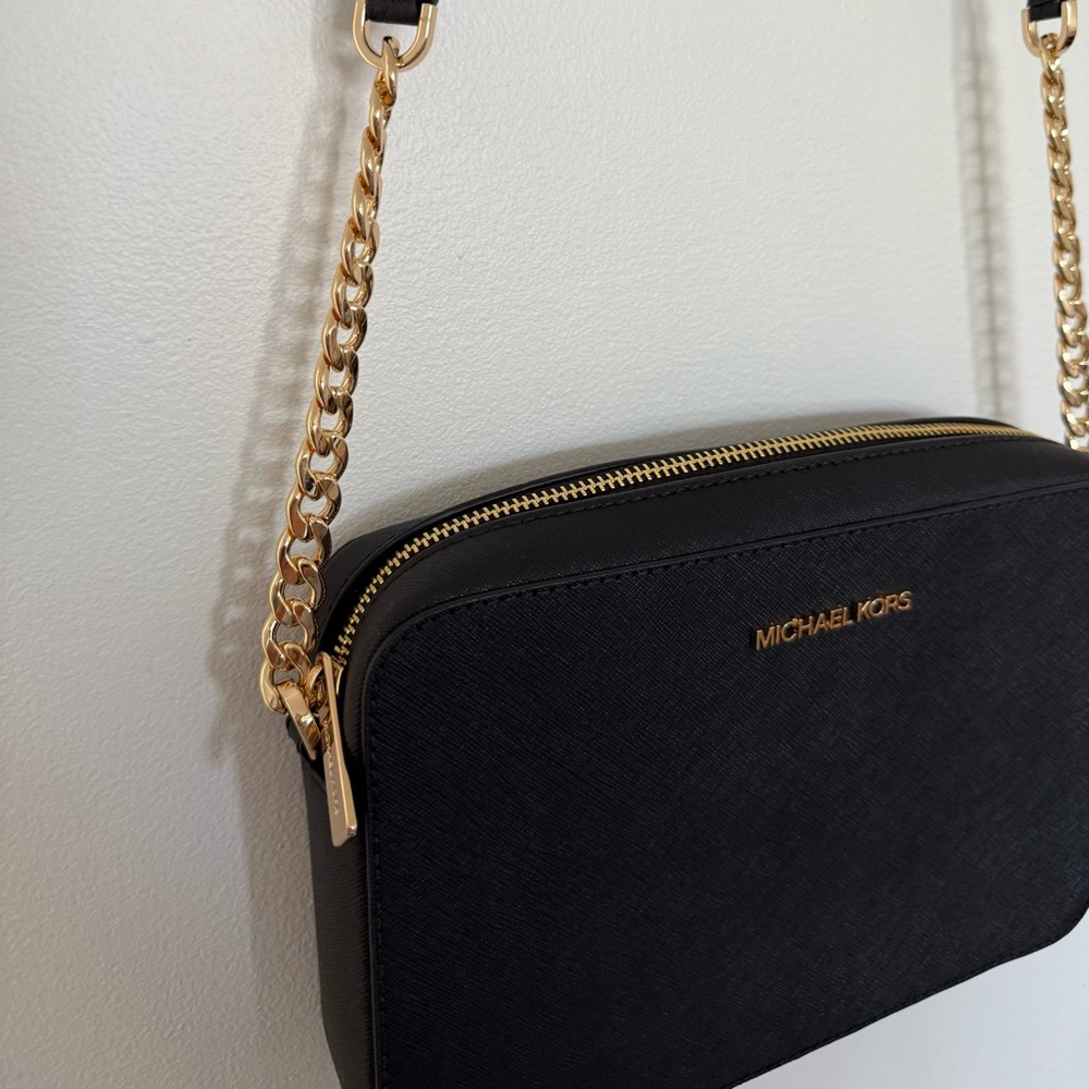 Michael Kors Jet Set Crossbody - Picture 5 of 9